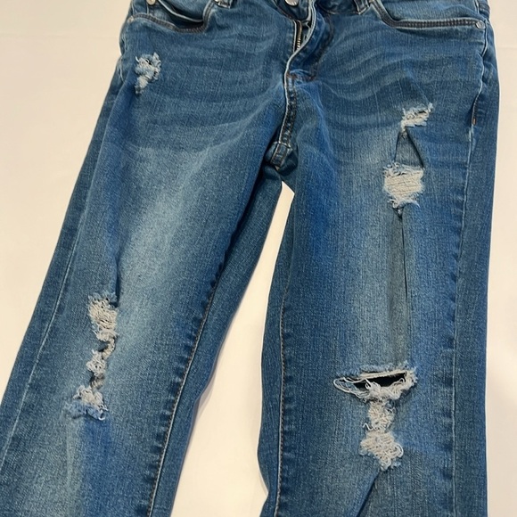 Tahari Kelly Mid Rise Skinny Jeans Size 6/28 distressed - Picture 3 of 11